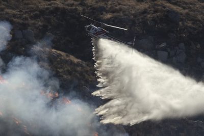 UH-1 on a fire in Sycamore Canyon, Riverside, August 2019. © Lee Reeder