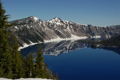The east rim and Wizard Island, Crater Lake. © 2005 Lee Reeder